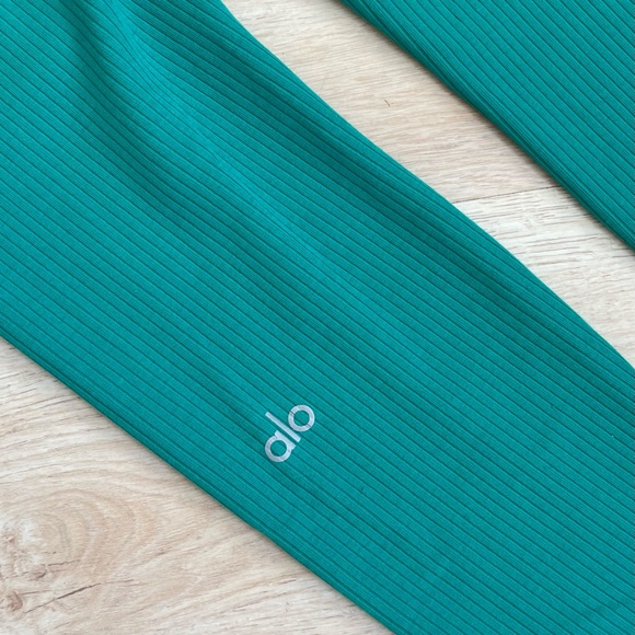 Alo Yoga Ribbed High-Waist 7/8 Blissful Legging – Green Emerald – XS - Picture 7 of 7
